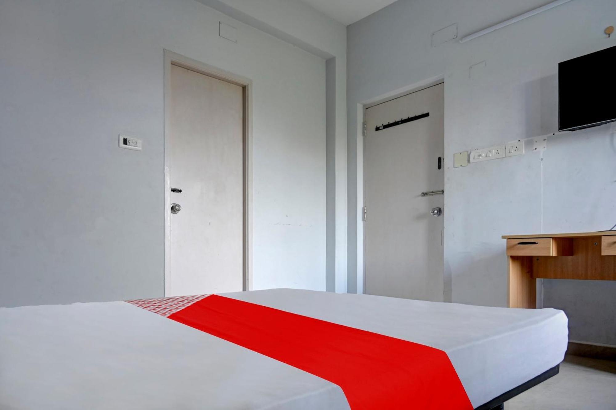 Hotel Live As Chn727 Gūduvāncheri Exterior foto